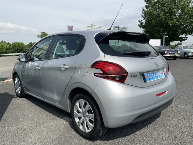 PEUGEOT 208  2016