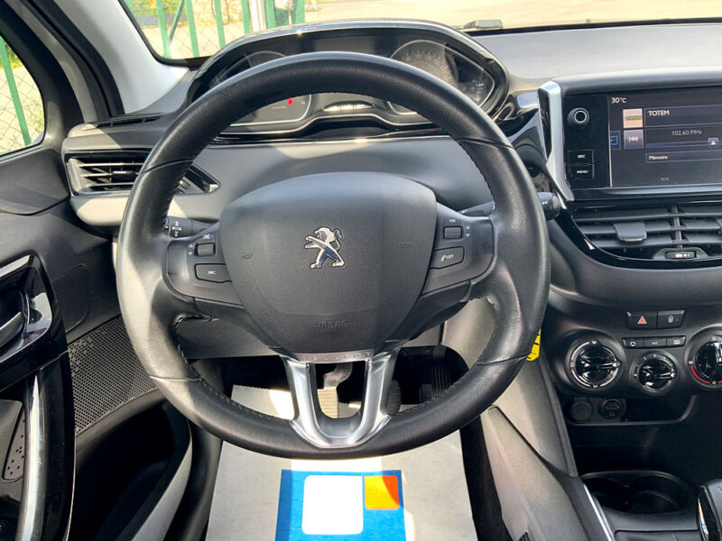 PEUGEOT 208  2016