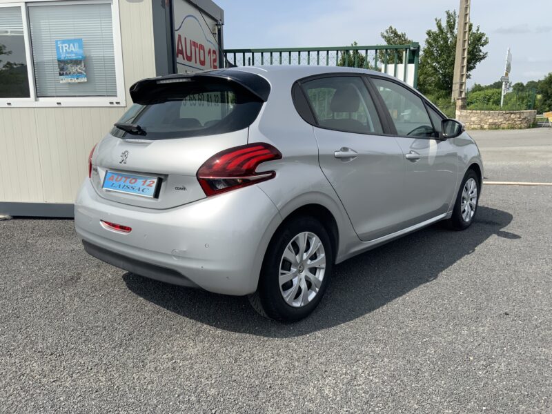 PEUGEOT 208  2016