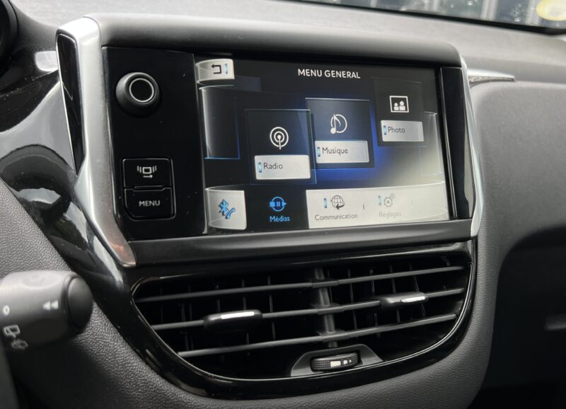 PEUGEOT 208 1.6 E HDI 92 Cv 54 700 Kms ECRAN TACTILE BLUETOOTH REGULATEUR Crit Air 2 - Garantie1an