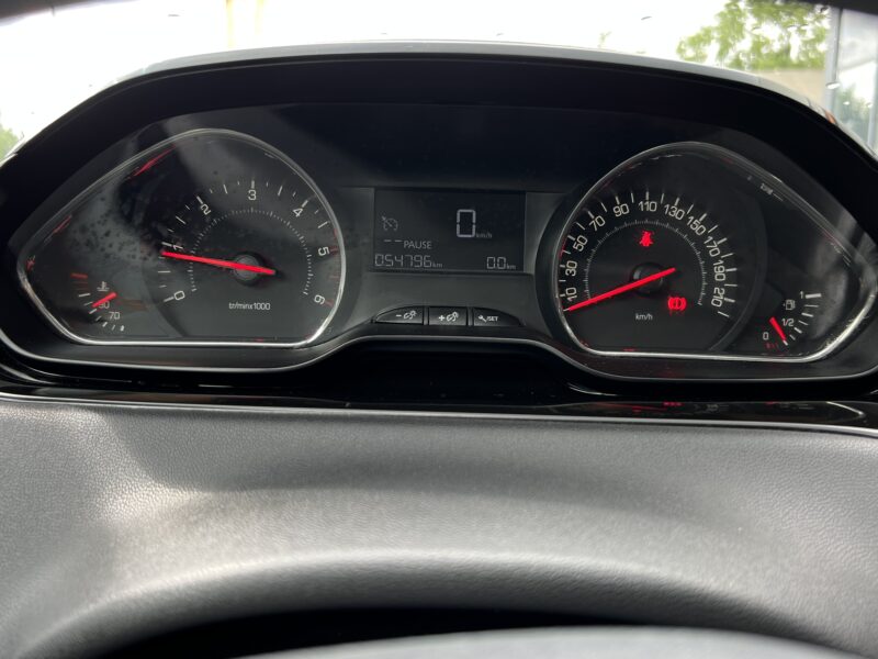 PEUGEOT 208 1.6 E HDI 92 Cv 54 700 Kms ECRAN TACTILE BLUETOOTH REGULATEUR Crit Air 2 - Garantie1an