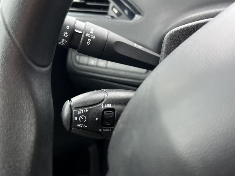 PEUGEOT 208 1.6 E HDI 92 Cv 54 700 Kms ECRAN TACTILE BLUETOOTH REGULATEUR Crit Air 2 - Garantie1an