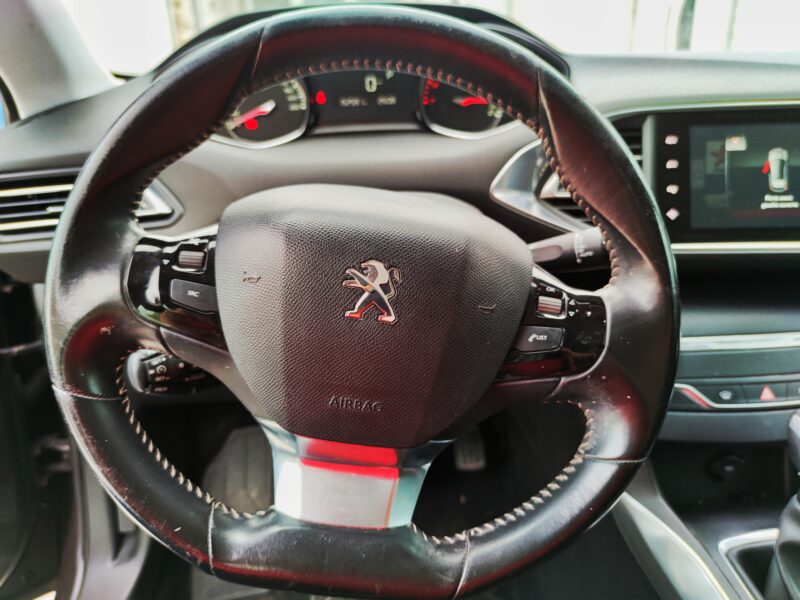 PEUGEOT 308 2015