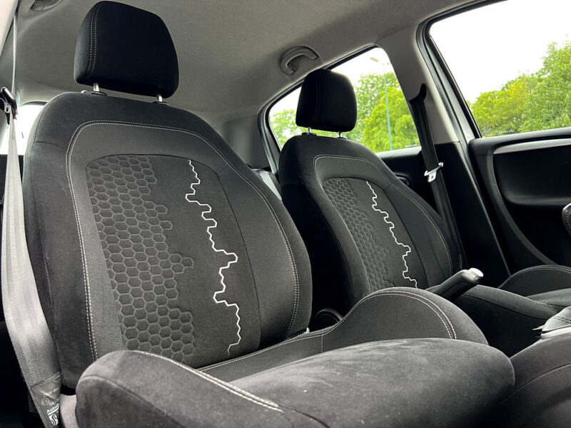 FIAT PUNTO ITALIA 1.2 69 Cv 40 800 Kms 5 PORTES KIT BLUETOOTH CRIT AIR 1 - Garantie1an