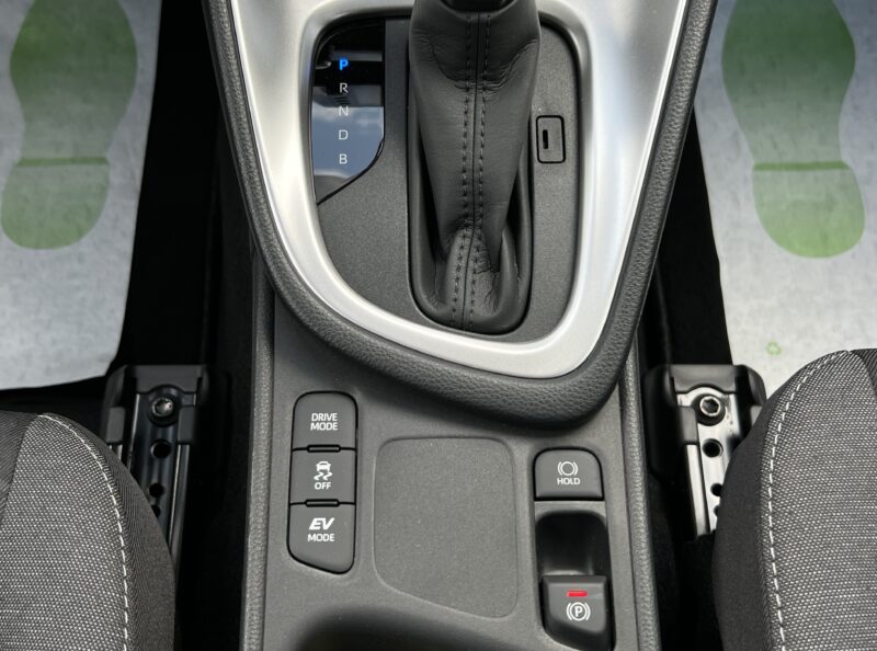 TOYOTA YARIS IV HYBRID 1.5 VVTi 90 / 116 Cv 1ERE MAIN / 117 Kms CARPLAY CAMERA KEYLESS Garantie3ans 