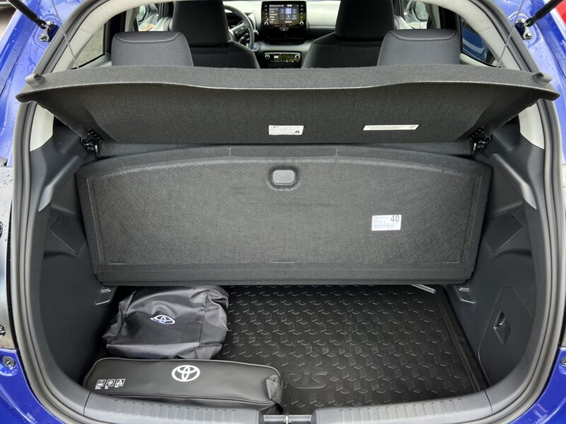 TOYOTA YARIS IV HYBRID 1.5 VVTi 90 / 116 Cv 1ERE MAIN / 117 Kms CARPLAY CAMERA KEYLESS Garantie3ans 