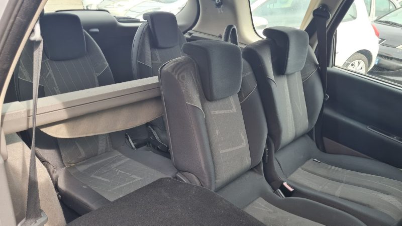 RENAULT GRAND SCÉNIC II 2005