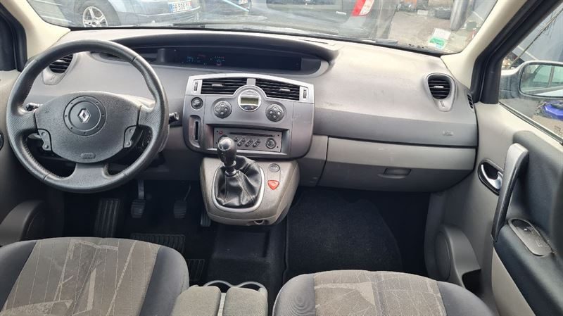 RENAULT GRAND SCÉNIC II 2005