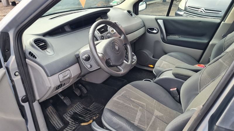 RENAULT GRAND SCÉNIC II 2005