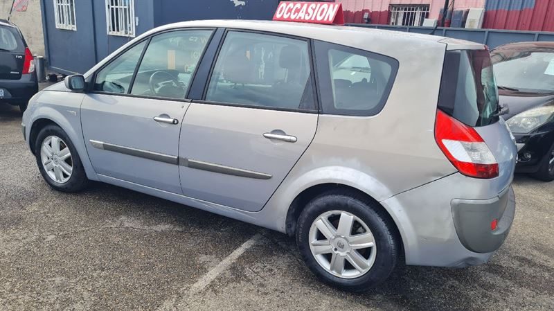 RENAULT GRAND SCÉNIC II 2005