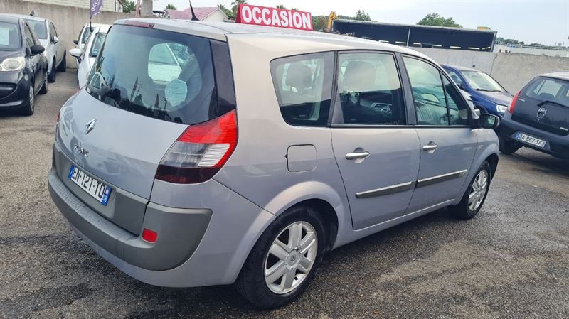 RENAULT GRAND SCÉNIC II 2005