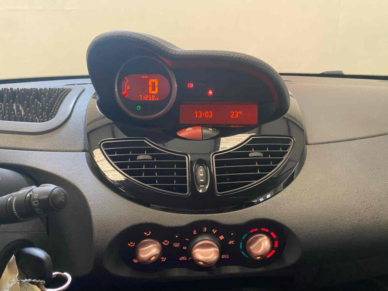 RENAULT TWINGO II 2010