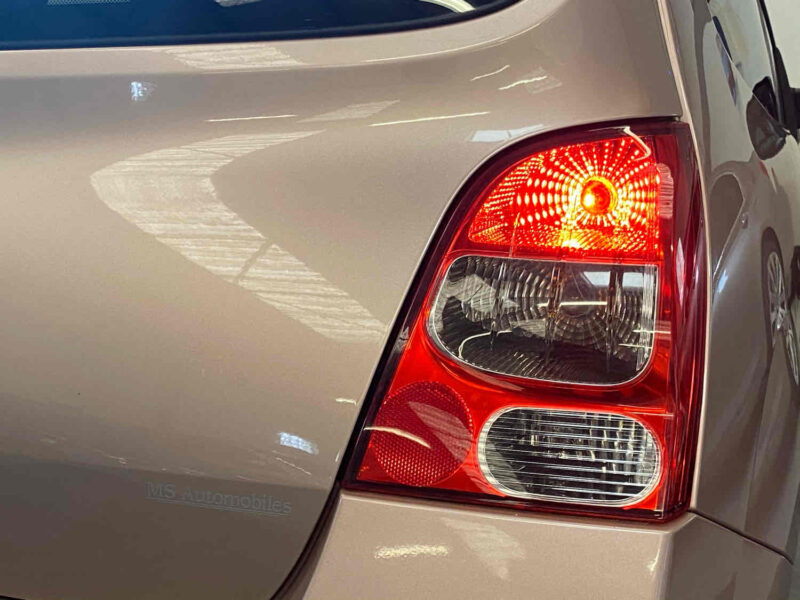 RENAULT TWINGO II 2010