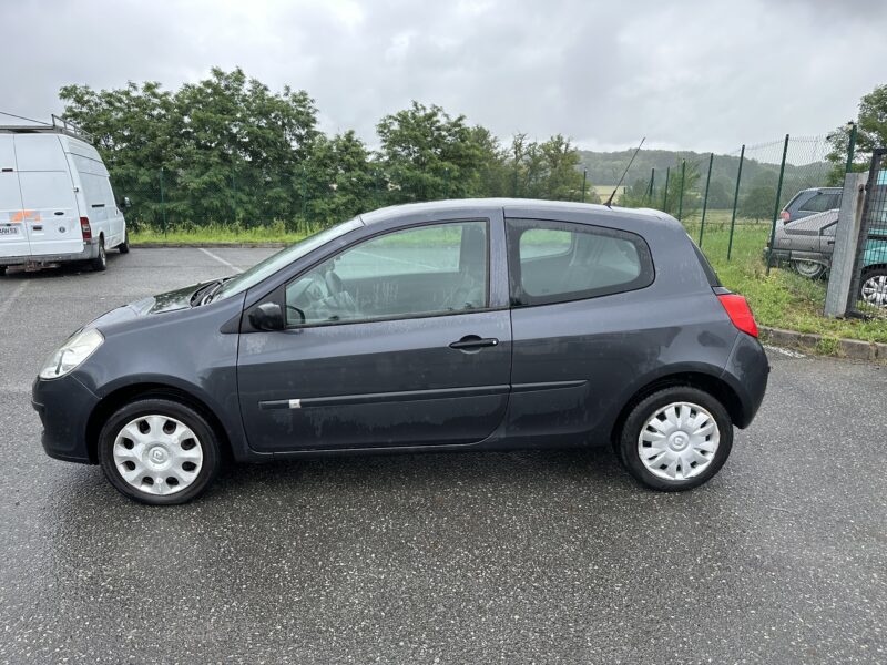 RENAULT CLIO III 1.5 DCI AUTHENTIQUE