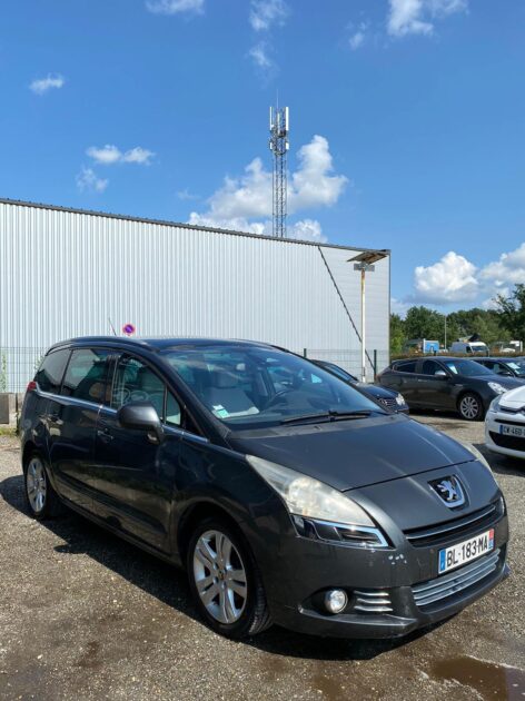 PEUGEOT 5008 1.6 HDi 112cv 7 places