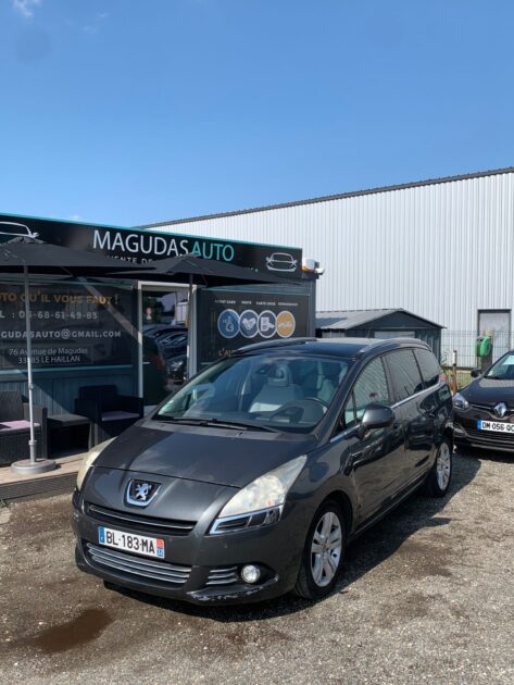 PEUGEOT 5008 1.6 HDi 112cv 7 places