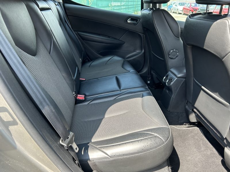 Peugeot 308 1.6 HDi Feline