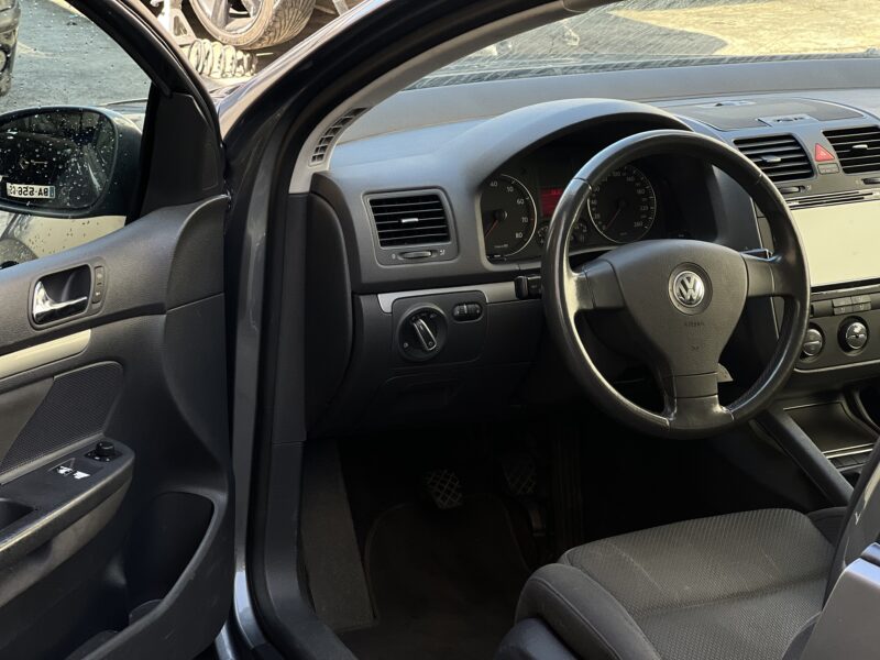 VOLKSWAGEN GOLF V 2004