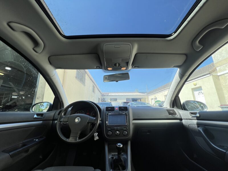 VOLKSWAGEN GOLF V 2004