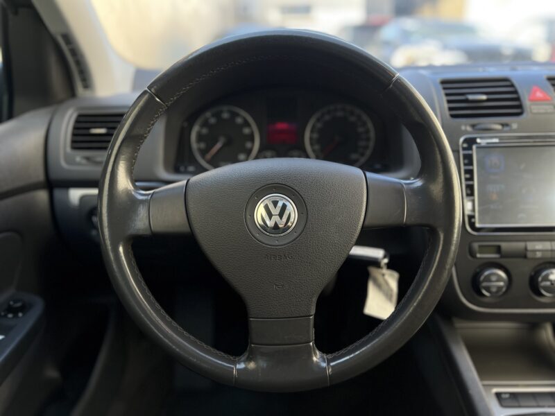 VOLKSWAGEN GOLF V 2004