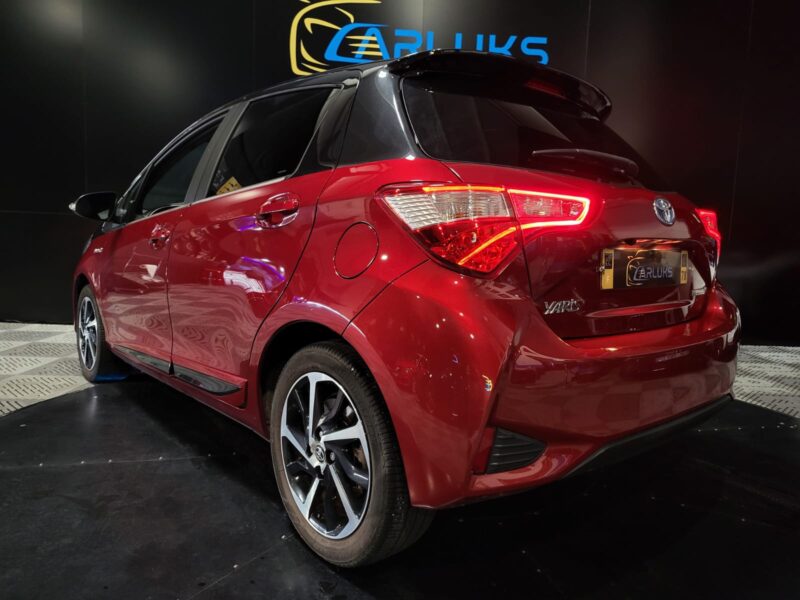 TOYOTA YARIS HYBRIDE 100h Collection / Pack City , Caméra , Régulateur , Led