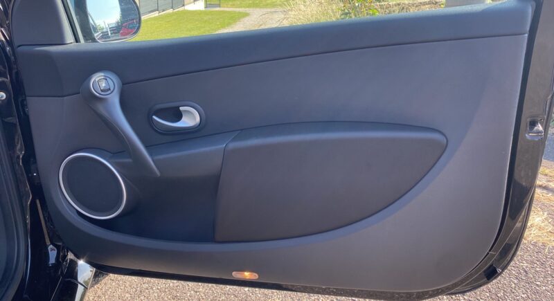 RENAULT CLIO III RS 2.0 16S 200ch Pack Luxe 