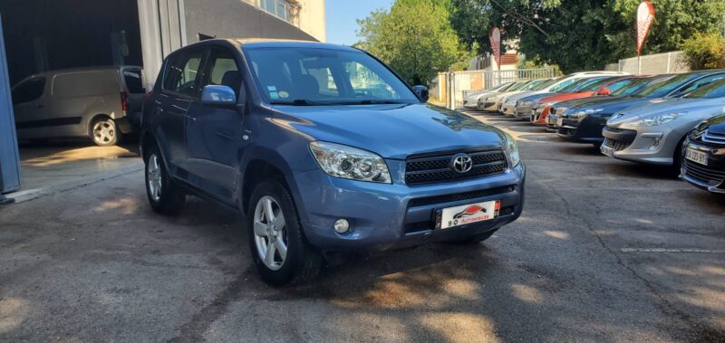 TOYOTA RAV4 III 2.2 D-4WD 136CH 