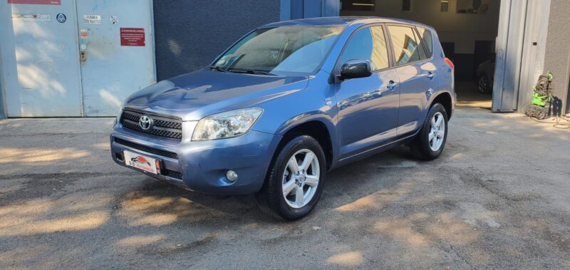 TOYOTA RAV4 III 2.2 D-4WD 136CH 