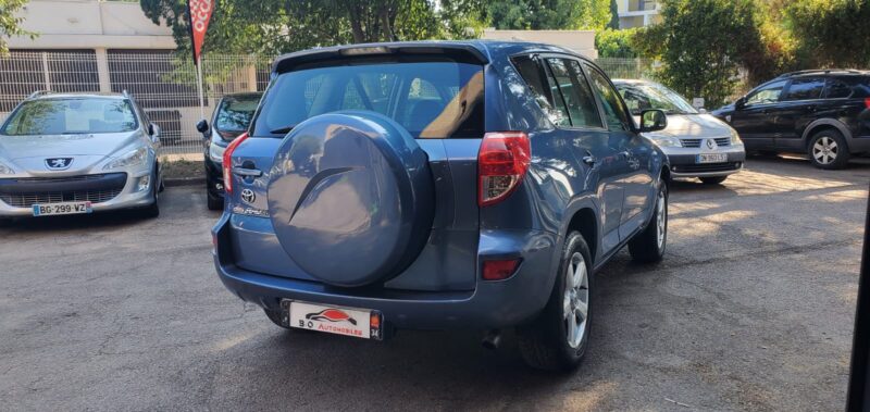 TOYOTA RAV4 III 2.2 D-4WD 136CH 