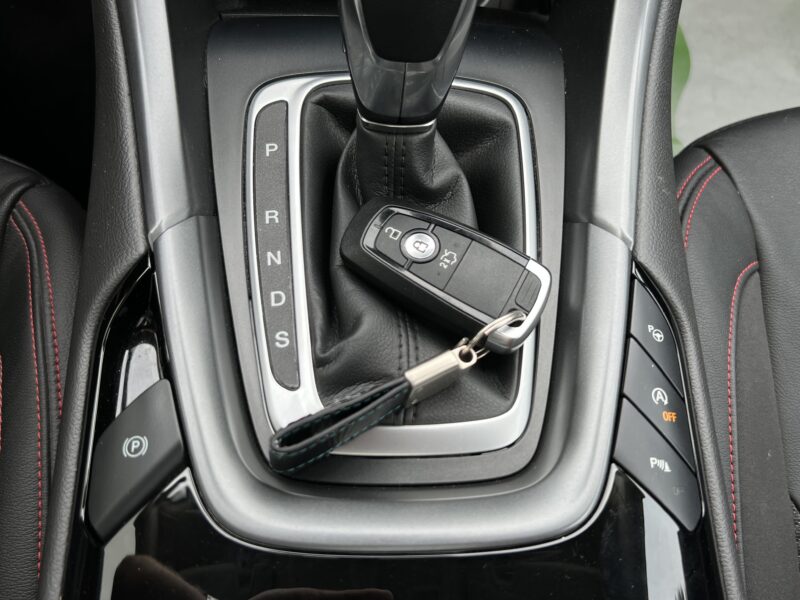 FORD MONDEO 4 IV ST-LINE 2.0 TDCI 150 Cv BVA TOIT PANORAMIQUE APPLE CARPLAY CAMERA - Garantie1an