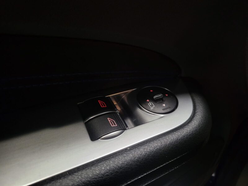 FORD FOCUS II RS 2.5 TURBO 305CV BVM6 3P // SIEGES BAQUET/SUIVI FORD/FACTURES D'ENTRETIEN