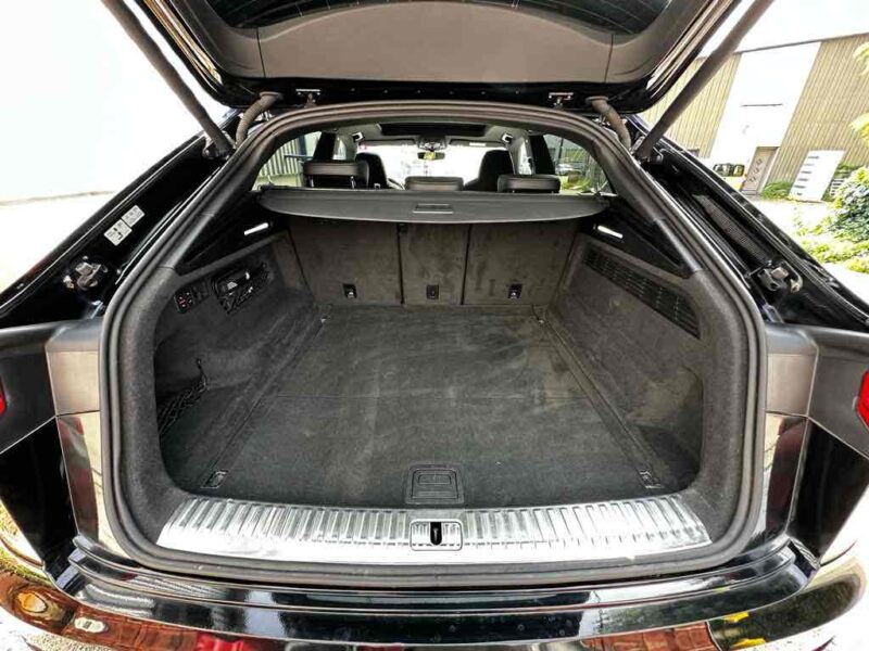 AUDI Q8 50 TDI 3.0 286cv S-LINE TVA /TOIT PANO/ ATTELAGE REPRISE POSSIBLE