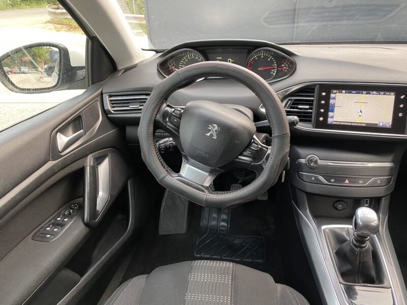 PEUGEOT 308 II 2015