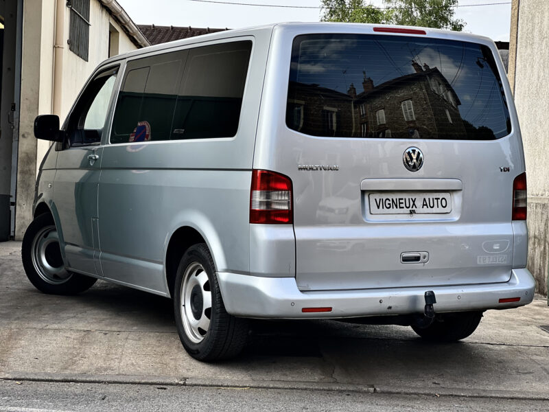 VOLKSWAGEN MULTIVAN 2.5 TDI 130 PAYEZ EN 4 X 