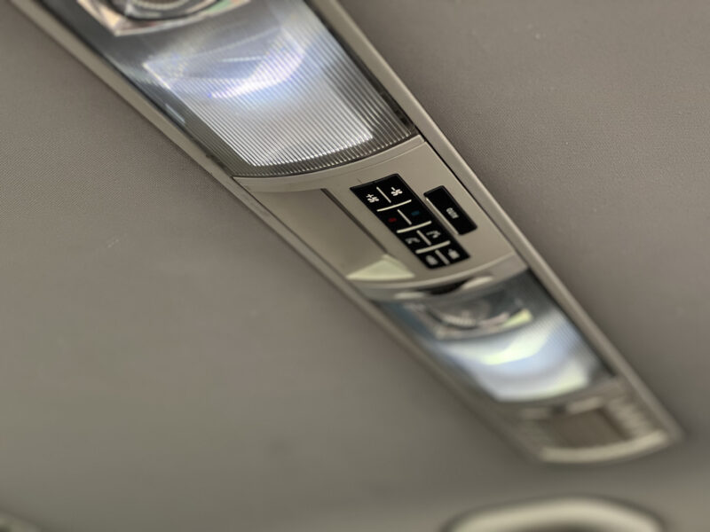 VOLKSWAGEN MULTIVAN 2.5 TDI 130 PAYEZ EN 4 X 