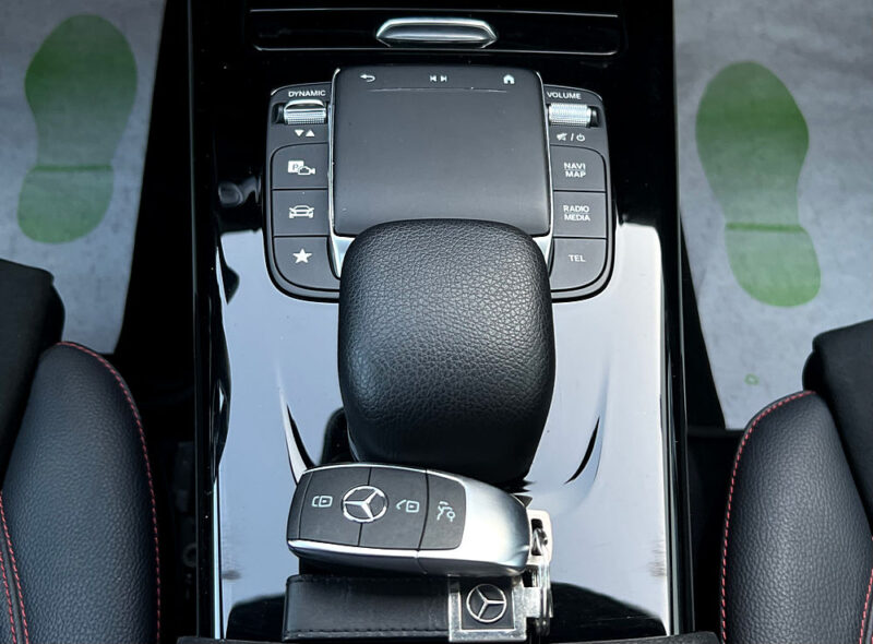 MERCEDES CLA AMG LINE 200 CDI 2.0 150 Cv BVA8 GRIS MAT / TOIT OUVRANT GRAND ECRAN GPS - Garantie1an