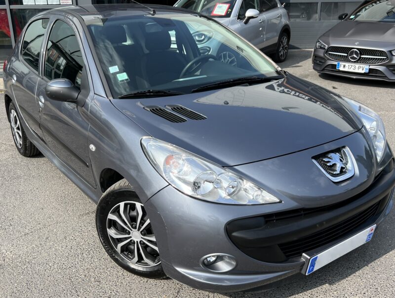 PEUGEOT 206 + 1.4 HDi 70 Cv 5 PORTES / CLIMATISATION KIT BLUETOOTH CRIT AIR 2 - Garantie1an