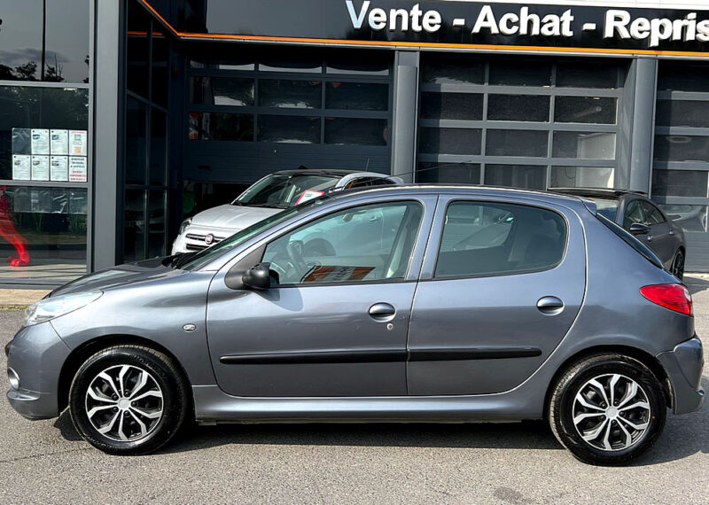 PEUGEOT 206 + 1.4 HDi 70 Cv 5 PORTES / CLIMATISATION KIT BLUETOOTH CRIT AIR 2 - Garantie1an