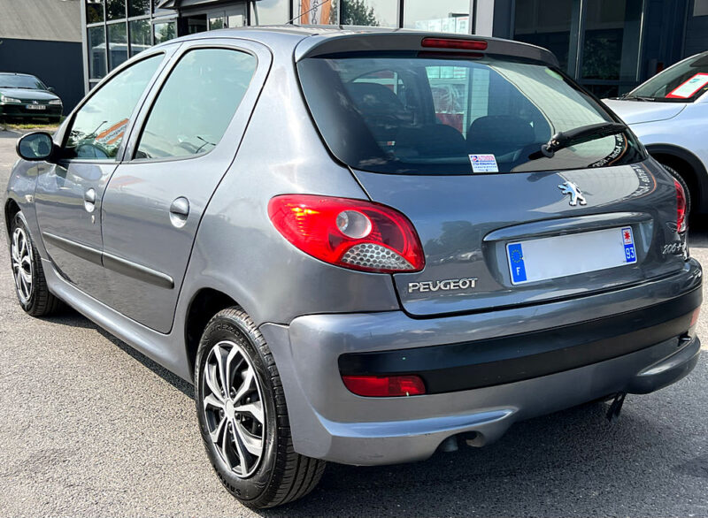 PEUGEOT 206 + 1.4 HDi 70 Cv 5 PORTES / CLIMATISATION KIT BLUETOOTH CRIT AIR 2 - Garantie1an