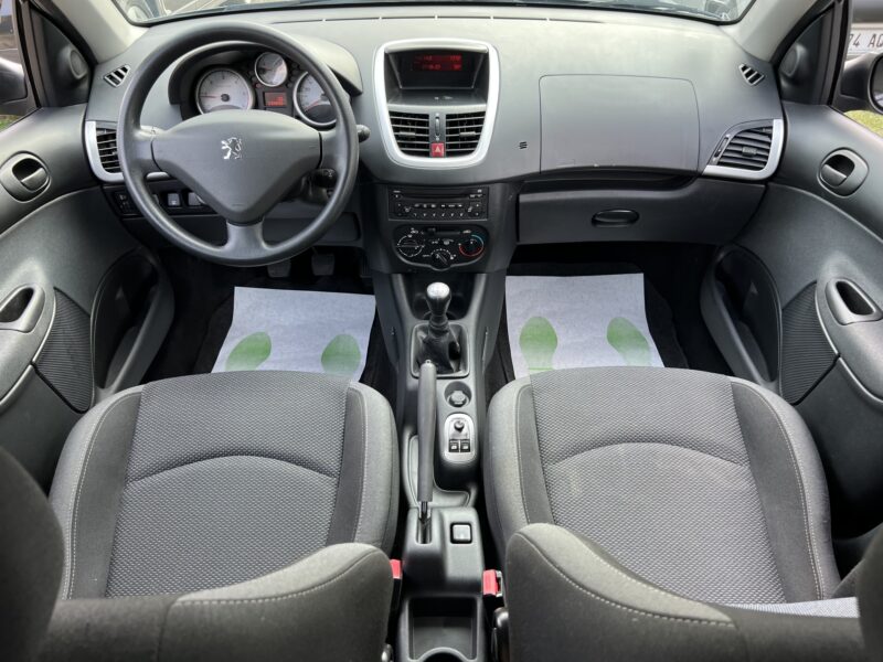 PEUGEOT 206 + 1.4 HDi 70 Cv 5 PORTES / CLIMATISATION KIT BLUETOOTH CRIT AIR 2 - Garantie1an