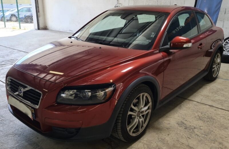 VOLVO C30 2.0 136 Cv 73 200 Kms / BOITE AUTO CUIR TOIT OUVRANT / ORIGINE FRANCE - Garantie1an