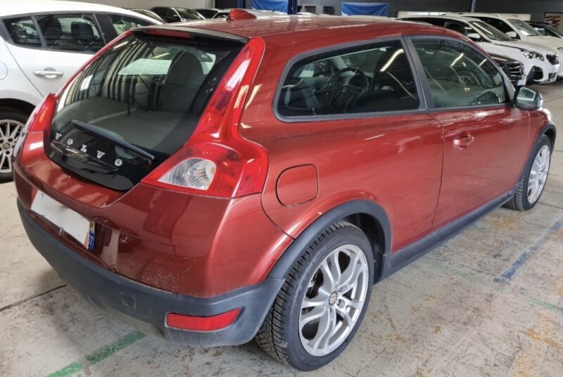 VOLVO C30 2.0 136 Cv 73 200 Kms / BOITE AUTO CUIR TOIT OUVRANT / ORIGINE FRANCE - Garantie1an