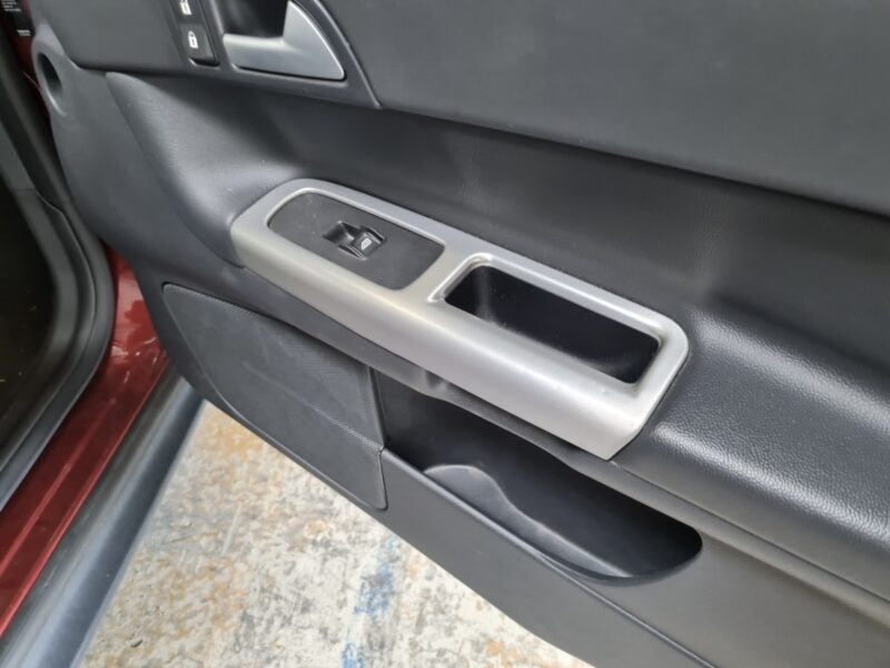 VOLVO C30 2.0 136 Cv 73 200 Kms / BOITE AUTO CUIR TOIT OUVRANT / ORIGINE FRANCE - Garantie1an