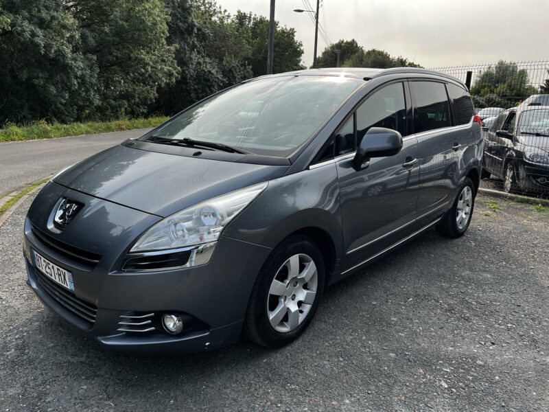 PEUGEOT 5008 2011