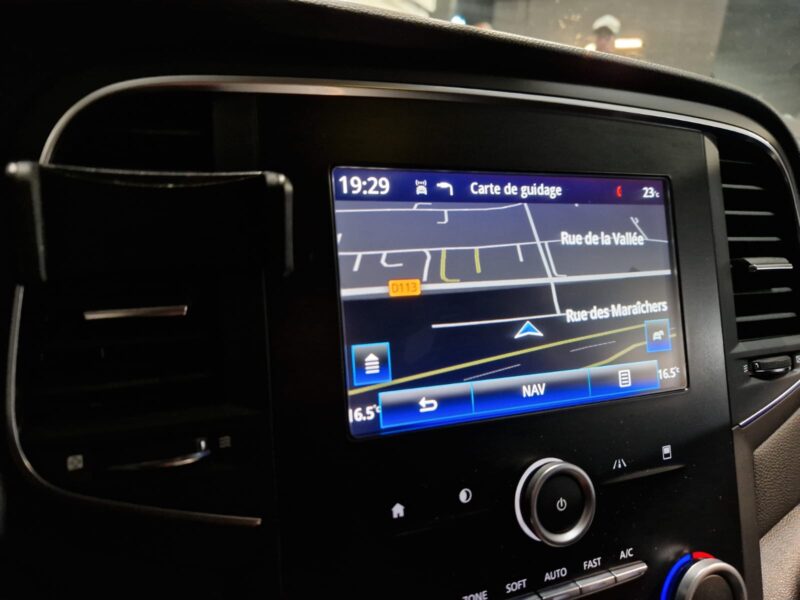 RENAULT MEGANE IV 1.2 TCe 130cv Intens BVM6 // 4 PNEUS NEUF/ENTRETIEN A JOUR/HISTORIQUE DISPONIBLE