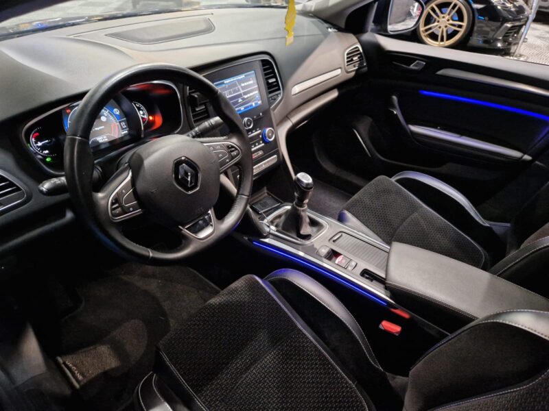 RENAULT MEGANE IV 1.2 TCe 130cv Intens BVM6 // 4 PNEUS NEUF/ENTRETIEN A JOUR/HISTORIQUE DISPONIBLE