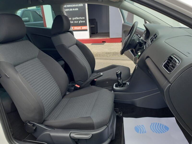 VOLKSWAGEN POLO V 2014