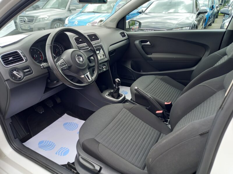 VOLKSWAGEN POLO V 2014