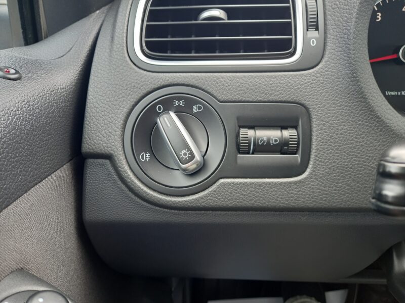 VOLKSWAGEN POLO V 2014