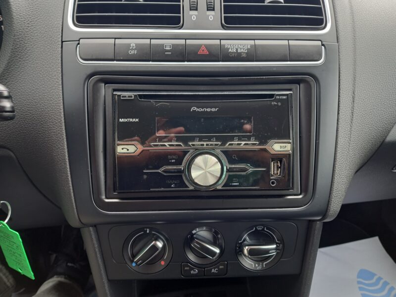 VOLKSWAGEN POLO V 2014